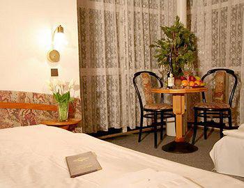 Hotel Tuchlovice Kültér fotó
